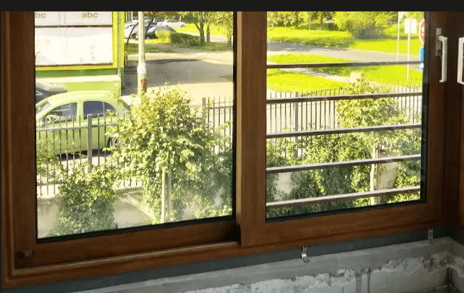 Fachgerecht eingestelltes Fenster